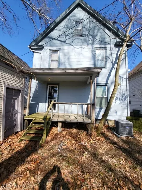 Exterior - 261 Harrison St, Elyria, OH 44035 photo 2 of 2
