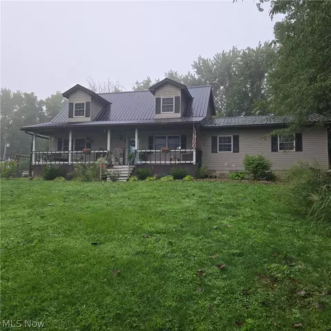 6180 Vroom Rd, Nashport, OH 43830