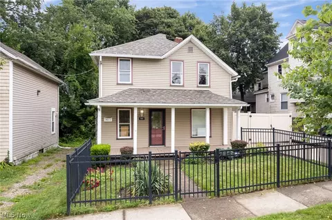 543 Allyn St, Akron, OH 44311