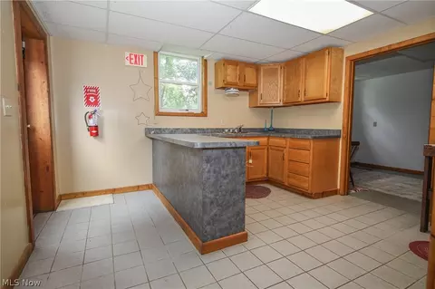 Kitchen - 980 Shamrock Dr, Barnesville, OH 43713 photo 3 of 3