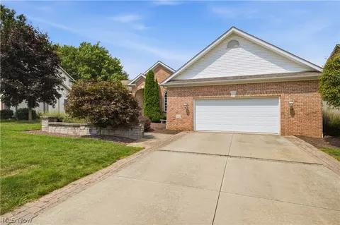 Exterior - 892 Mayfield Dr, Boardman, OH 44512 photo 2 of 8