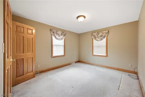 Bedroom - 892 Mayfield Dr, Boardman, OH 44512 photo 4 of 5