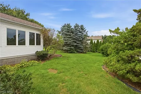 Exterior - 892 Mayfield Dr, Boardman, OH 44512 photo 4 of 8
