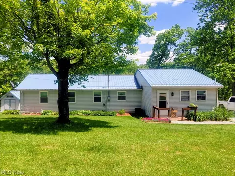 6136 Vo Ash Dr SW, Carrollton, OH 44615