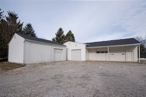 000 Mennonite, Aurora, OH 44202 photo 3