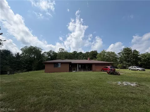 3260 Tabor Ridge Rd NE, Mineral City, OH 44656