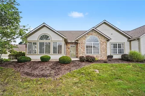 604 Crossings Cir, Tallmadge, OH 44278