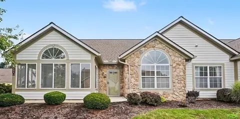 604 Crossings Cir, Tallmadge, OH 44278