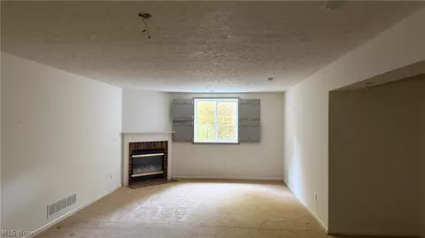 Living - 4228 Castle Rdg, Akron, OH 44321 photo 3 of 3