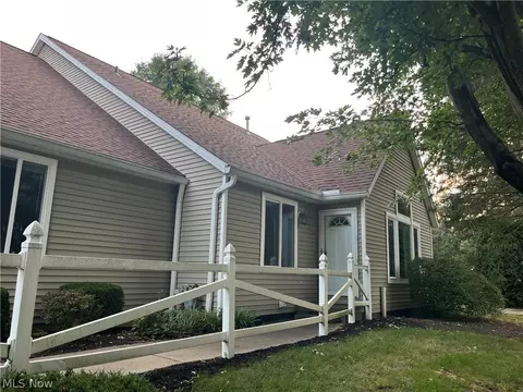 Exterior - 4228 Castle Rdg, Akron, OH 44321 photo 2 of 3