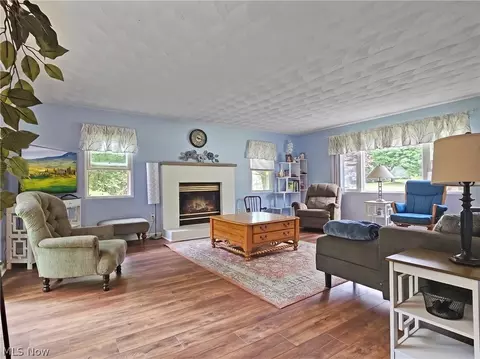 Living - 27304 White Rd, Willoughby Hills, OH 44092 photo 3 of 3