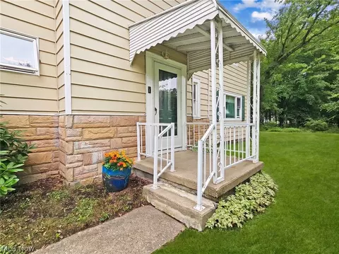 Exterior - 27304 White Rd, Willoughby Hills, OH 44092 photo 4 of 5