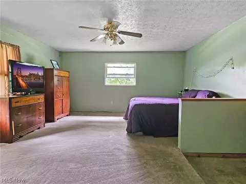Bedroom - 27304 White Rd, Willoughby Hills, OH 44092 photo 8 of 9