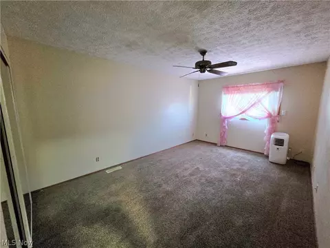 Bedroom - 473 Augdon Dr, Elyria, OH 44035 photo 5 of 6
