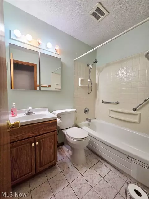 Bath - 473 Augdon Dr, Elyria, OH 44035 photo 1 of 3