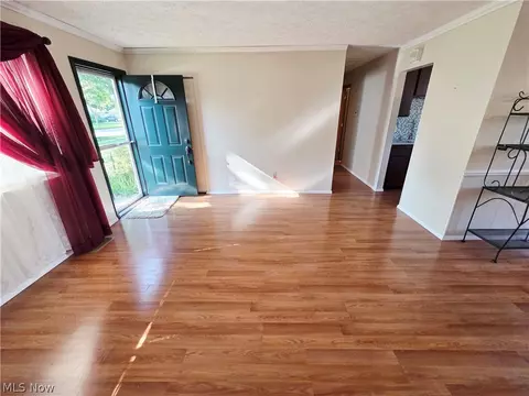 Living - 473 Augdon Dr, Elyria, OH 44035 photo 6 of 6