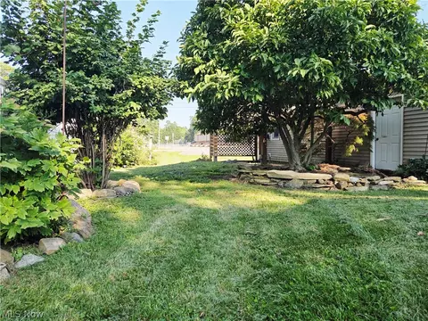 Exterior - 473 Augdon Dr, Elyria, OH 44035 photo 5 of 6