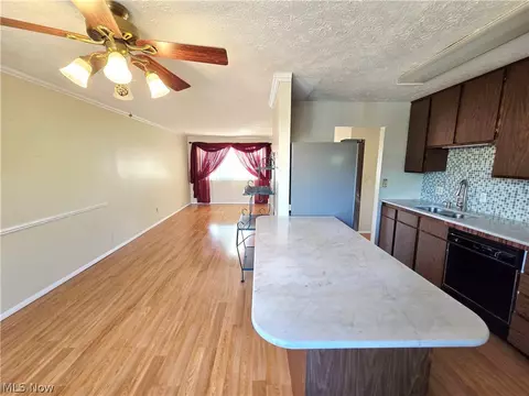 Kitchen - 473 Augdon Dr, Elyria, OH 44035 photo 2 of 4