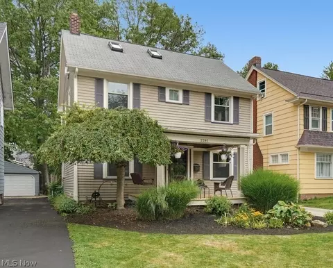 2241 Maplewood Rd, Cleveland Heights, OH 44118