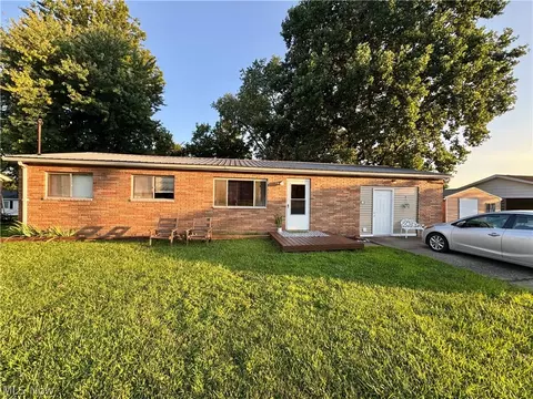 2407 Hanvey Ave, Belpre, OH 45714