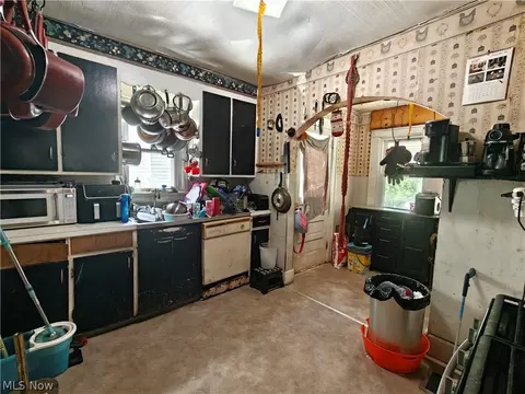 Kitchen - 1135 Oak Ave NW, Canton, OH 44708 photo 1 of 1