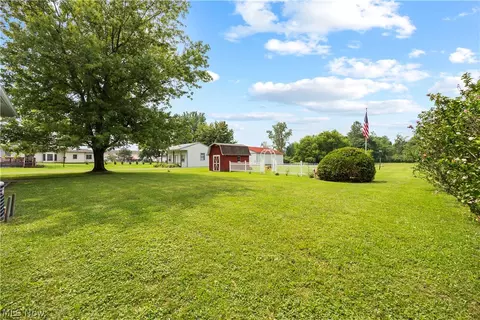 Exterior - 7454 Oberlin Rd, Elyria, OH 44035 photo 1 of 6