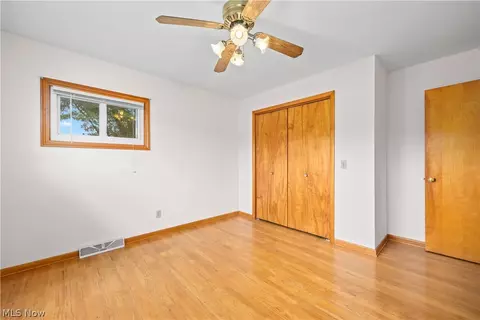 Bedroom - 7454 Oberlin Rd, Elyria, OH 44035 photo 6 of 8