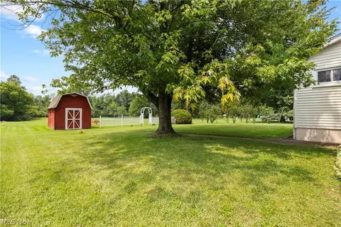 Exterior - 7454 Oberlin Rd, Elyria, OH 44035 photo 2 of 6