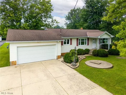 7454 Oberlin Rd, Elyria, OH 44035