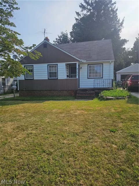 2177 Green Ridge Dr, Wickliffe, OH 44092