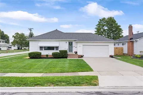1709 Alcester Rd, Mayfield Heights, OH 44124