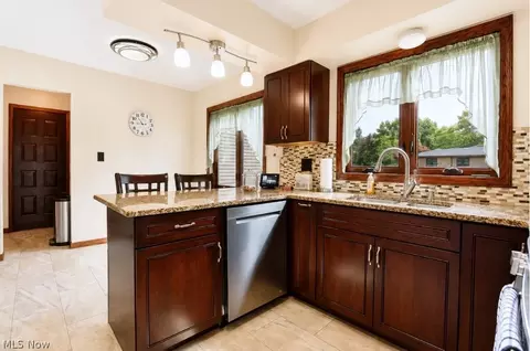 Kitchen - 4700 Lockwood Rd, Perry, OH 44081 photo 3 of 9