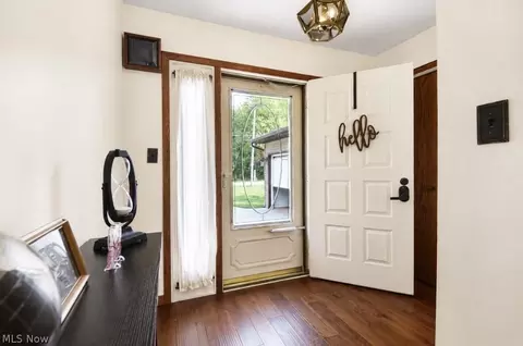 Entry Way - 4700 Lockwood Rd, Perry, OH 44081 photo 1 of 2