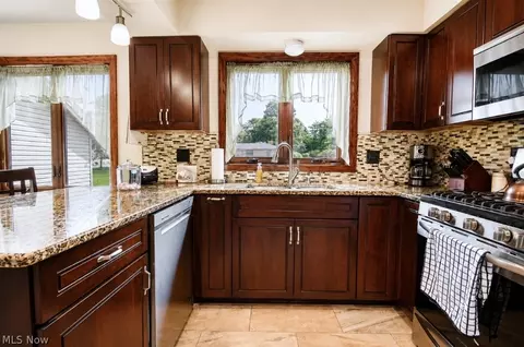 Kitchen - 4700 Lockwood Rd, Perry, OH 44081 photo 2 of 9