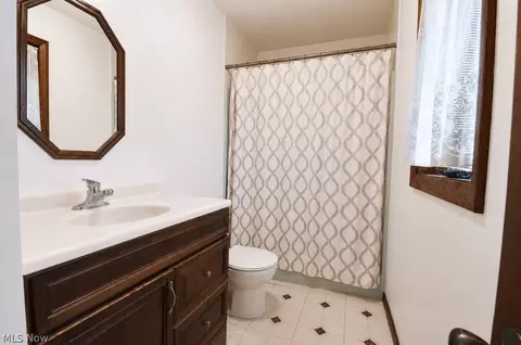 Bath - 4700 Lockwood Rd, Perry, OH 44081 photo 1 of 4