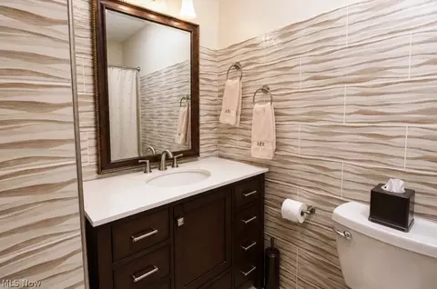 Bath - 4700 Lockwood Rd, Perry, OH 44081 photo 2 of 4