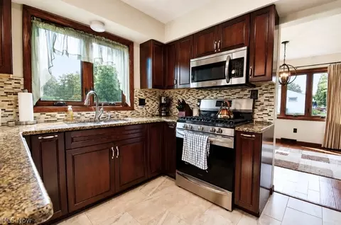 Kitchen - 4700 Lockwood Rd, Perry, OH 44081 photo 1 of 9