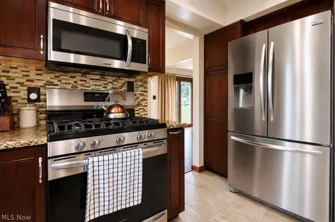 Kitchen - 4700 Lockwood Rd, Perry, OH 44081 photo 5 of 9