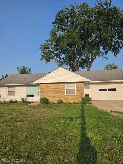 2909 Westmoor Rd, Rocky River, OH 44116