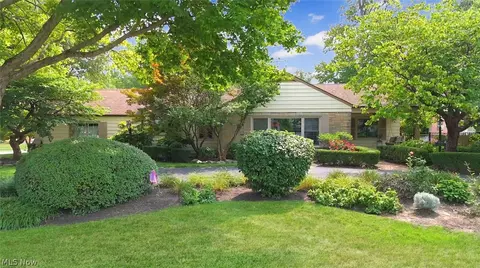 20391 Lake Rd, Rocky River, OH 44116