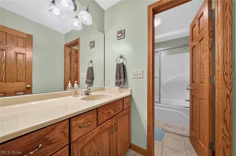 Bath - 4419 Stafford Dr, Ashtabula, OH 44004 photo 9 of 10