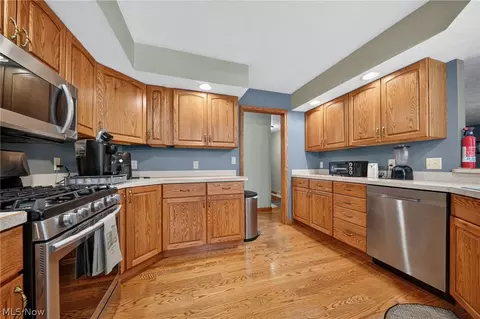 Kitchen - 4419 Stafford Dr, Ashtabula, OH 44004 photo 2 of 3