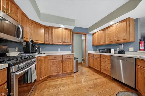 Kitchen - 4419 Stafford Dr, Ashtabula, OH 44004 photo 2 of 3