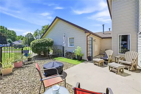 Exterior - 7445 E Huntington Dr # 2, Boardman, OH 44512 photo 4 of 5