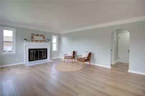 Living - 6969 Broadview Rd, Seven Hills, OH 44131 photo 2 of 4