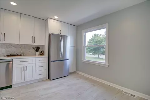 Kitchen - 6969 Broadview Rd, Seven Hills, OH 44131 photo 3 of 3