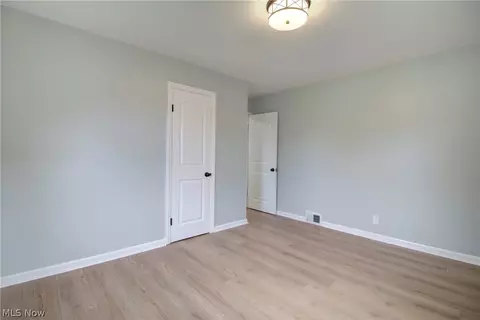 Bedroom - 6969 Broadview Rd, Seven Hills, OH 44131 photo 1 of 5