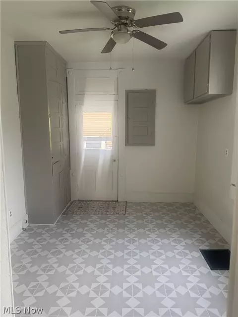 Entry Way - 201 Washington St, Barnesville, OH 43713 photo 3 of 5