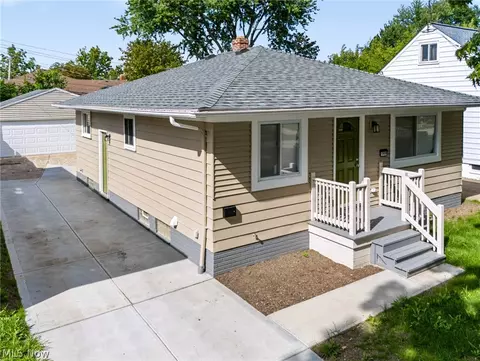 15909 Bryce Ave, Cleveland, OH 44128