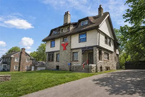 45 Indiana Ave, Youngstown, OH 44505